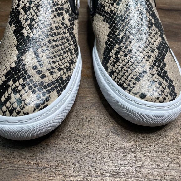 Marc Fisher Womens Casual Slip On Sneaker Flats Size 8 Snakeskin Print - Picture 3 of 8